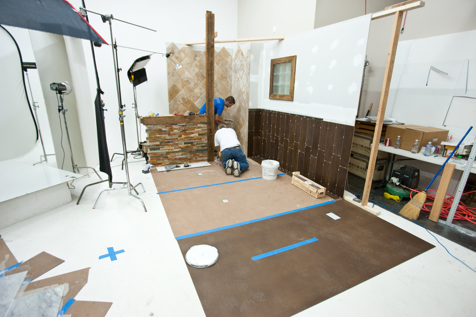 set construction - Floor & Decor